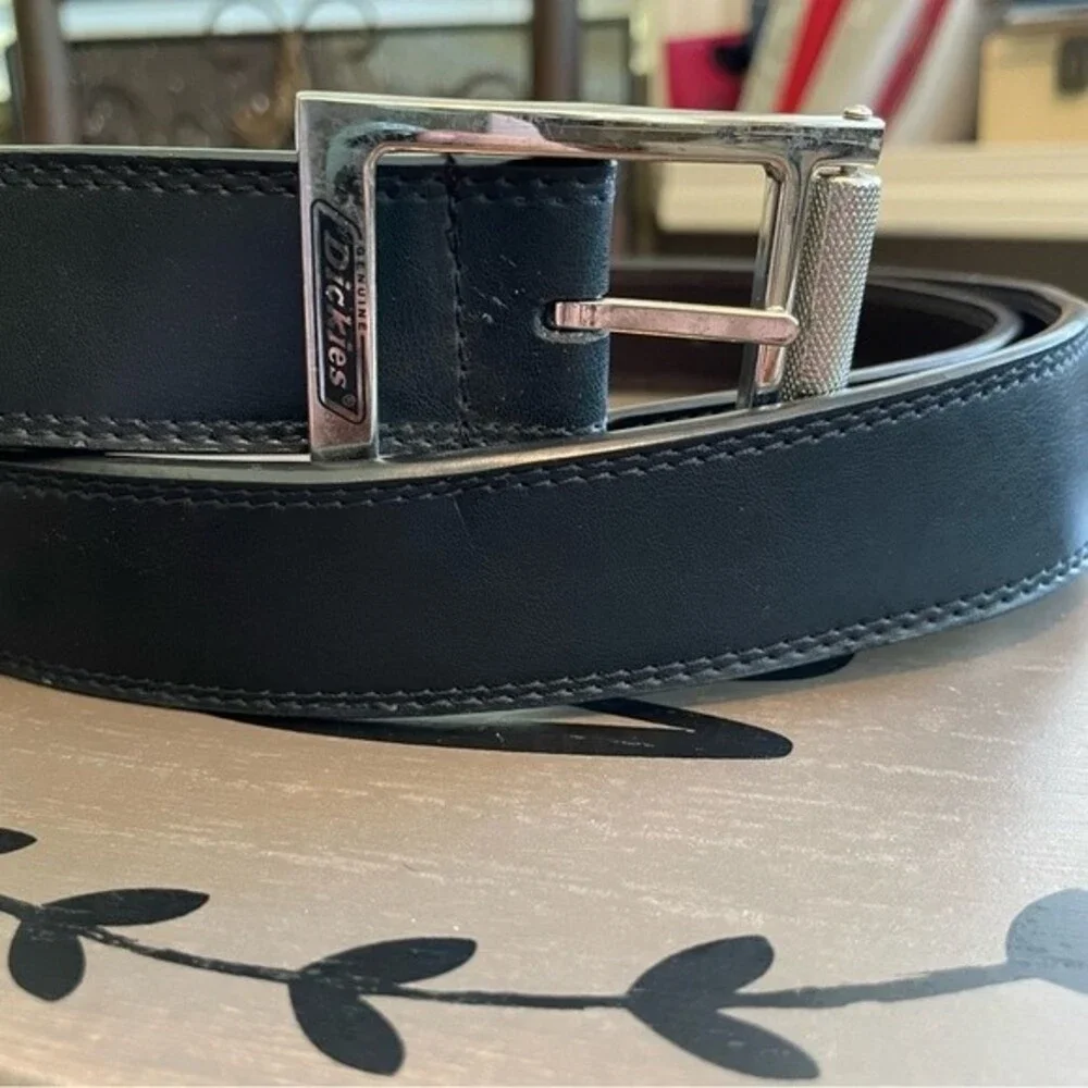 Dickies Silver Roller Buckle Black Genuine Leather Belt Size 46 EUC!